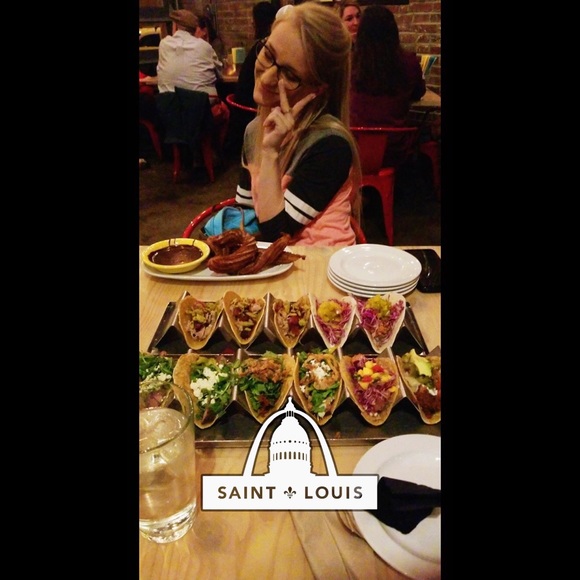 Meet your Seller, Chelsea!! 👱🏼‍♀️🎀💎 - Picture 6 of 6